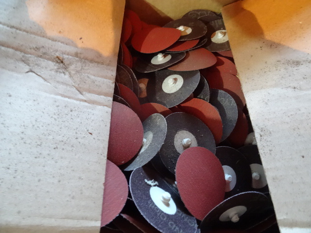 lot 205 image: Box Full Of Abrasive Discs Roloc