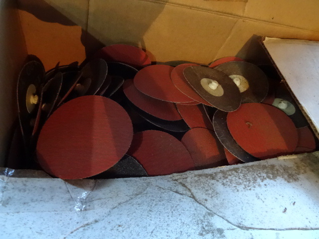 lot 212 image: Box of 3 roloc sanding discs