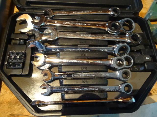 lot 218 image: 11 Grear Wrench Wrenches