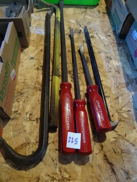 lot 225 image: 3 Craftsman Pry Bars, Misc Pry Bars