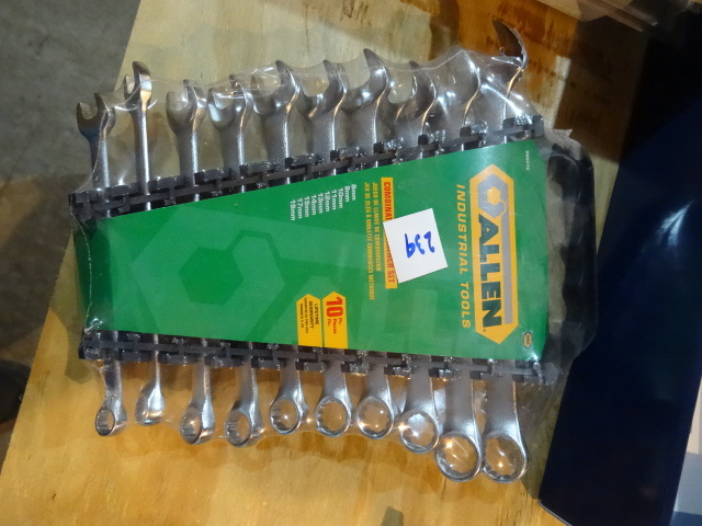 lot 239 image: 10 Piece Allen Wrench Set. Metric