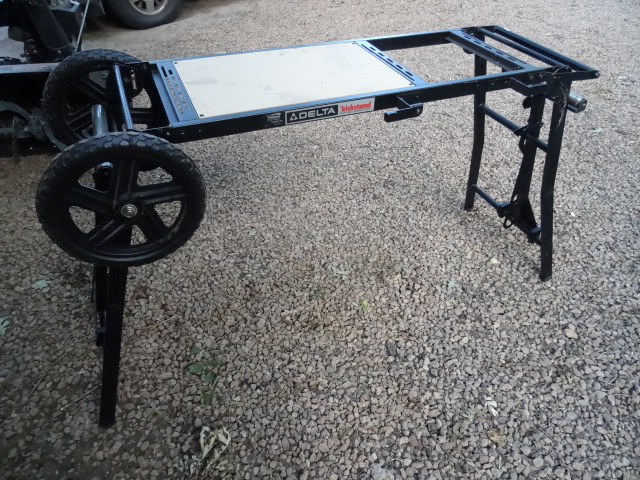 lot 247 image: Delta Kick Stand Portable Work Station,