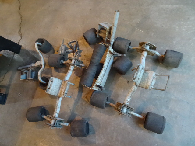 lot 288 image: Heavy Duty Boat Trailer Roller Guides