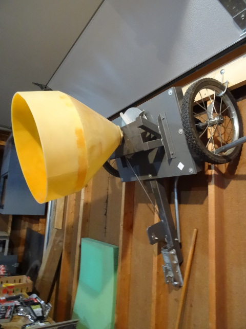 lot 292 image: Home Made Fertilizer Spreader,