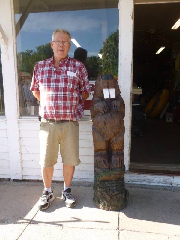 lot 1 image: Chainsaw Art