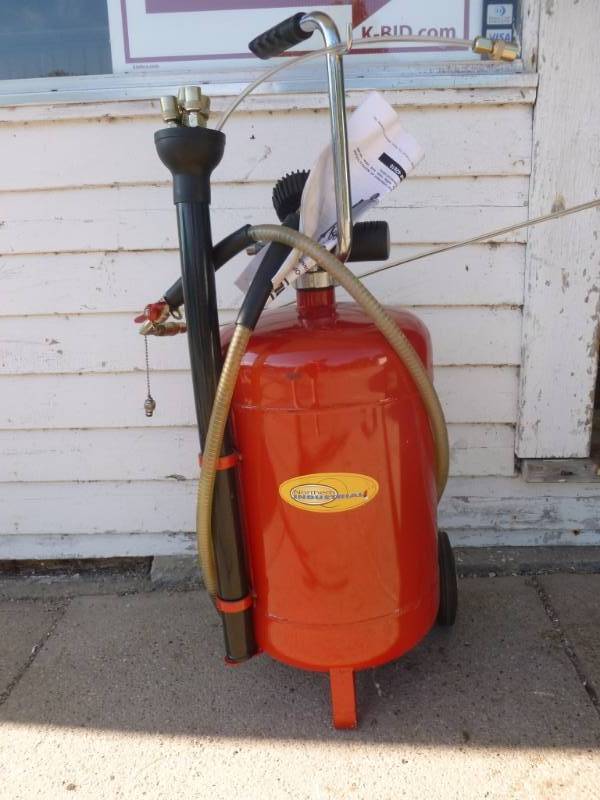 lot 2 image: Air Operated Oil Changer