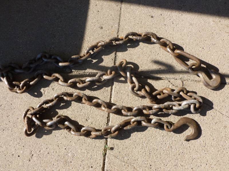 lot 3 image: Log Chain