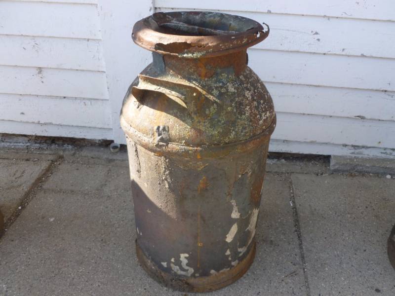 lot 7 image: Vintage Milk Can