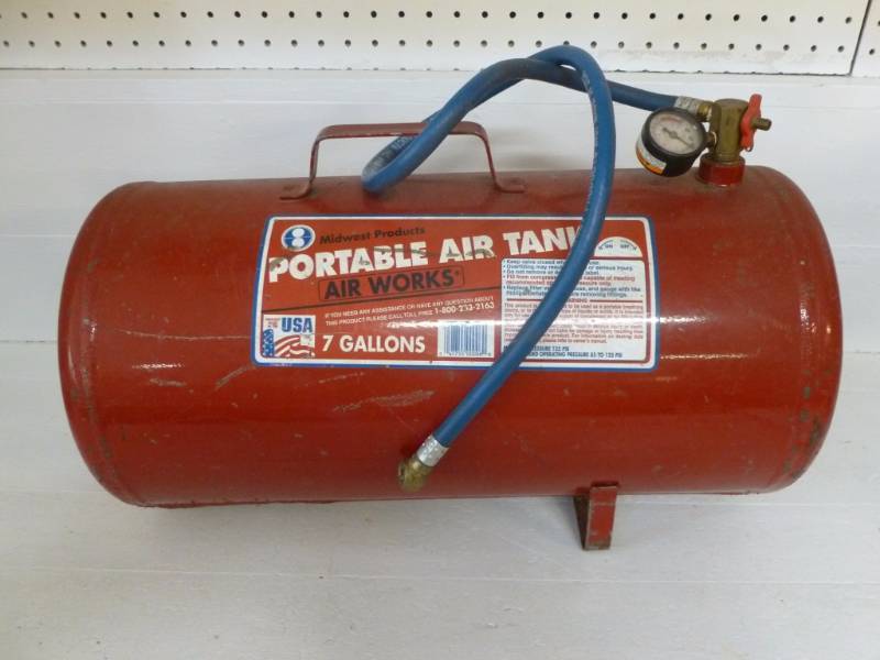 lot 27 image: Portable Air Tank