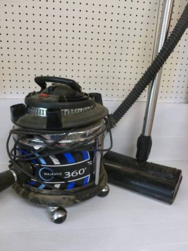 lot 29 image: Filter Queen Vacuum Cleaner