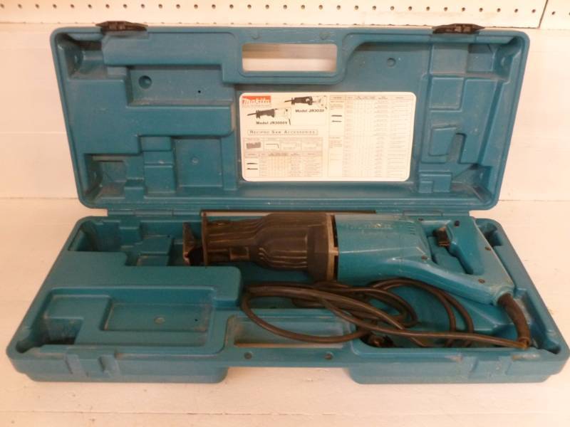 lot 30 image: Makita Reciprocating Saw