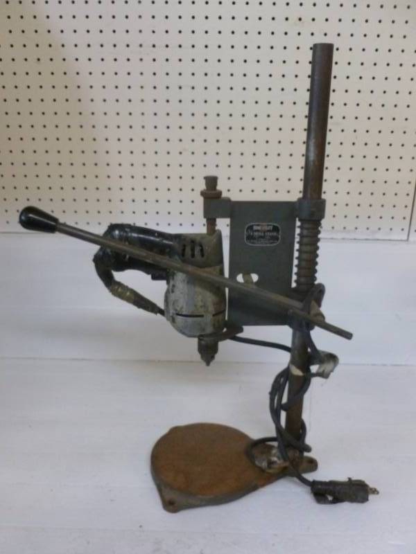 lot 32 image: Drill Stand