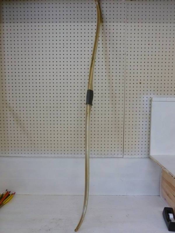 lot 60 image: Vintage Bow