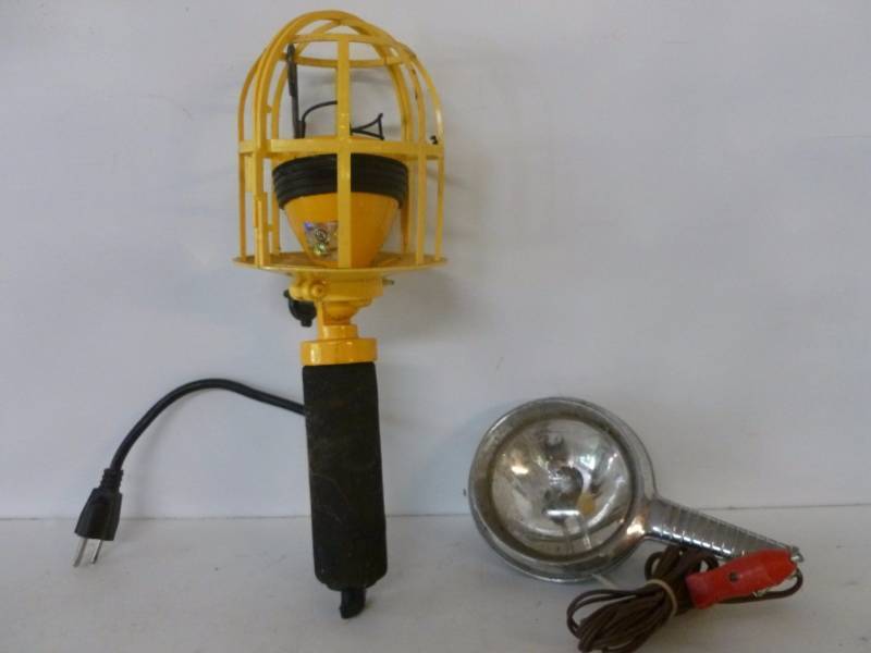 lot 65 image: Vintage Spotlight