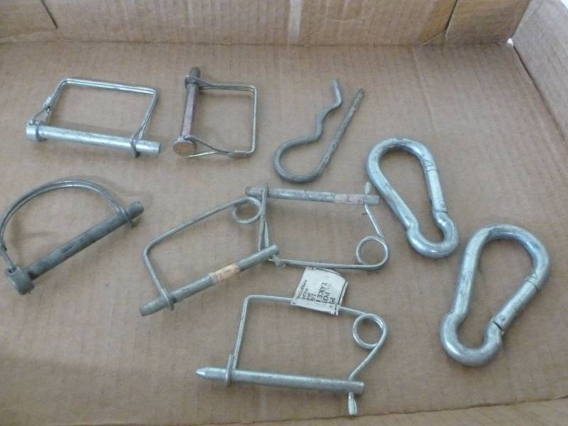 lot 72 image: Trailer Pins