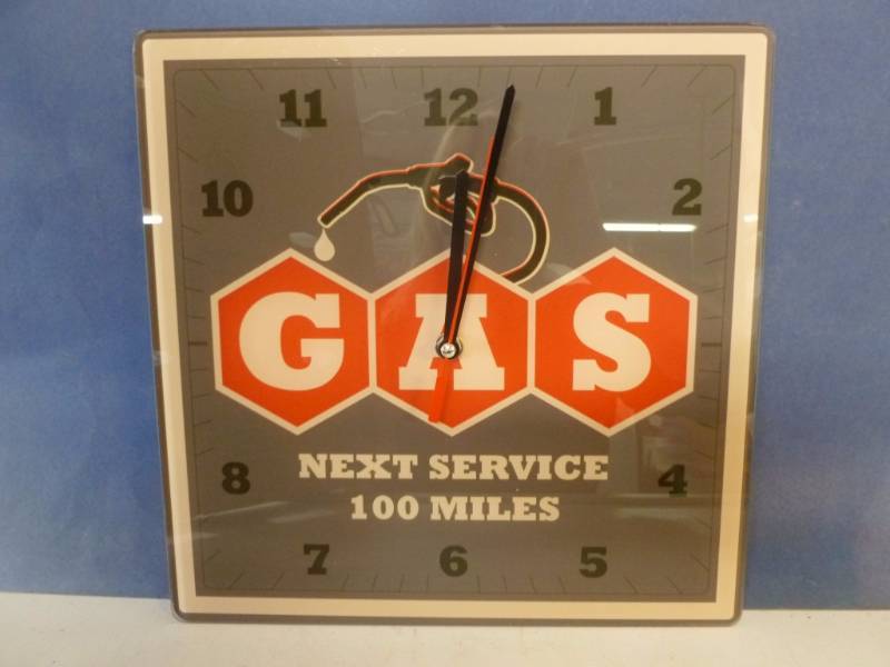 lot 81 image: Glass Clock