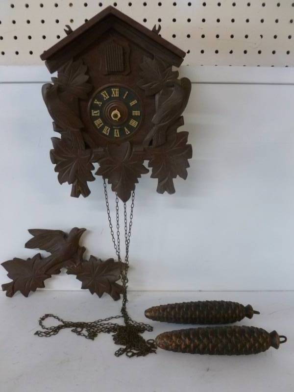 lot 120 image: Vintage Coo-Coo Clock