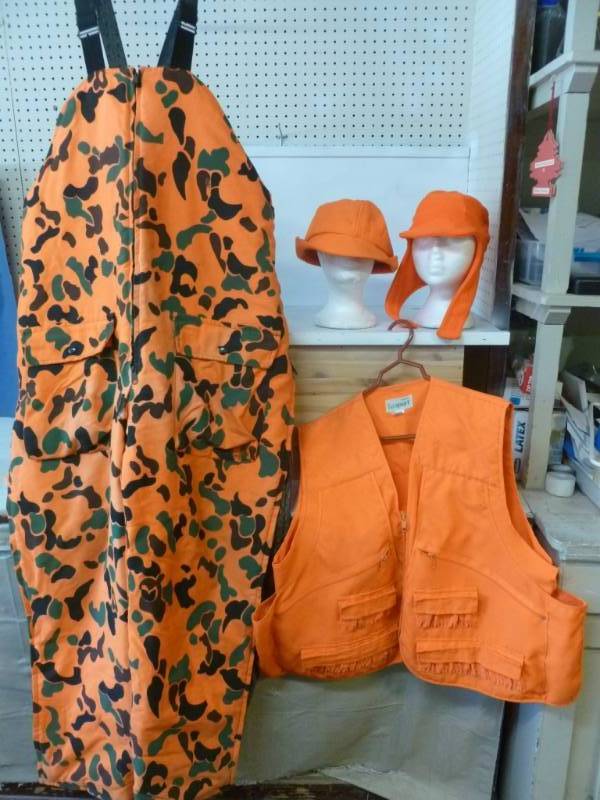 lot 129 image: Hunting Clothes
