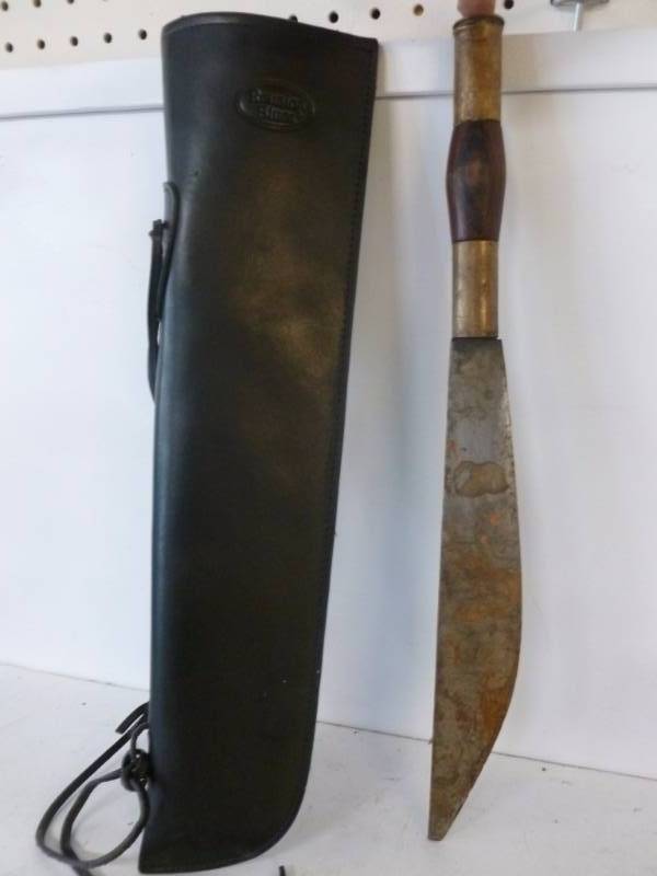 lot 132 image: Vintage Knife
