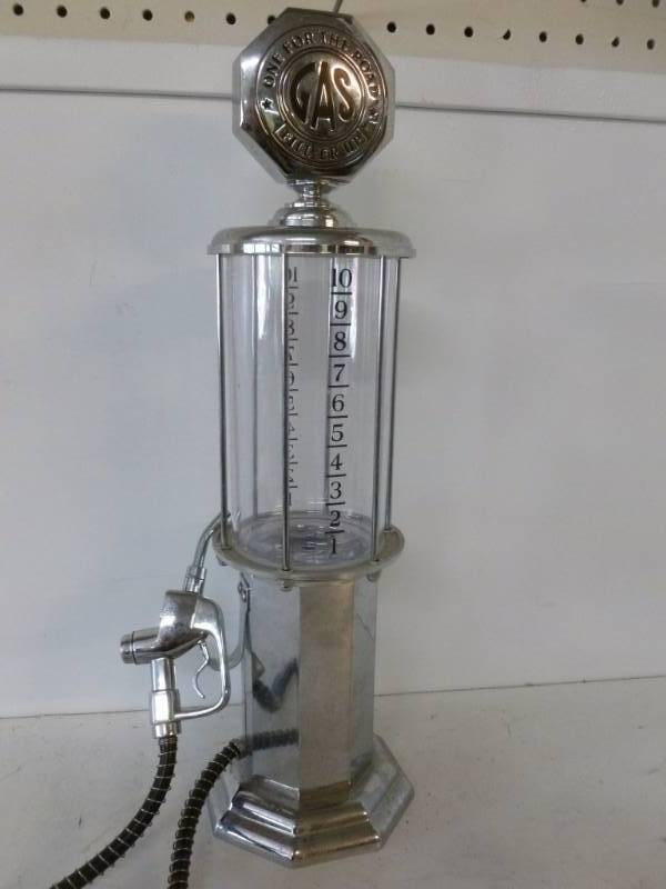 lot 143 image: Liquor Decanter