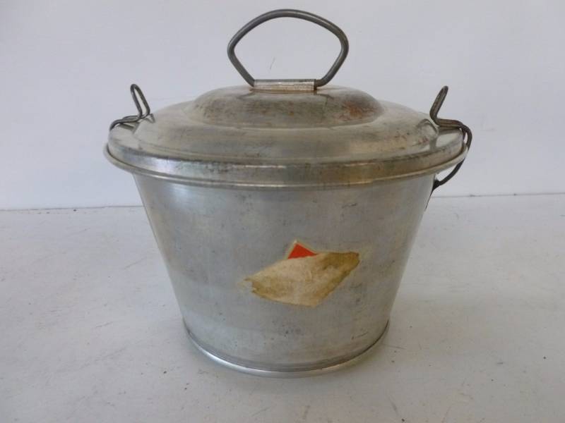 lot 148 image: Vintage Kitchen
