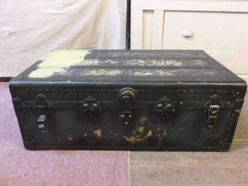 lot 152 image: Vintage Trunk