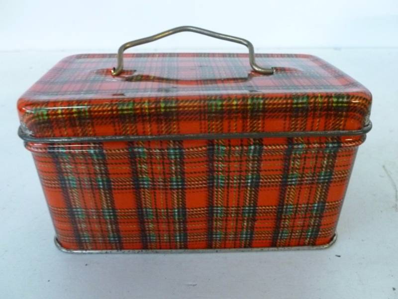 lot 163 image: Vintage Metal Container