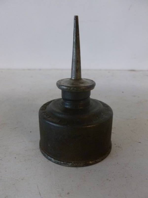 lot 168 image: Vintage Oilier Cans