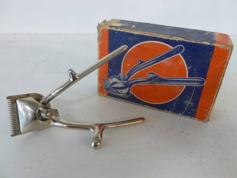 lot 169 image: Vintage Hair Clipper