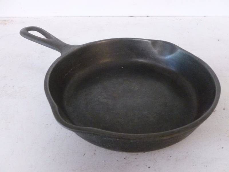 lot 199 image: Vintage Wagner Ware