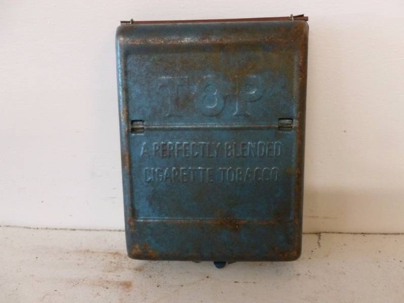 lot 203 image: Vintage Cigarette Roller