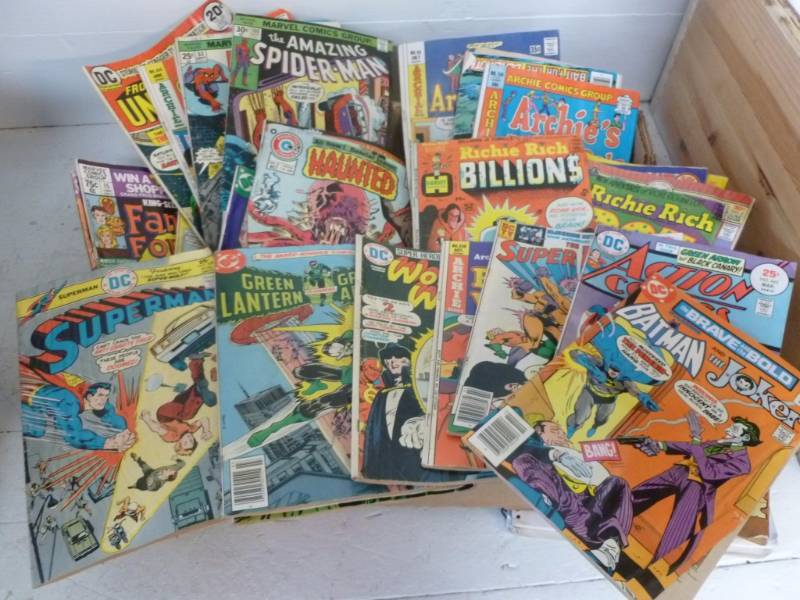 lot 210 image: Vintage Comic Books