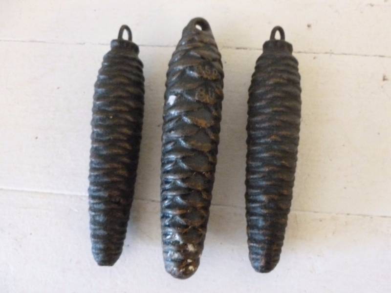 lot 219 image: Vintage Coo-Coo Clock Weights