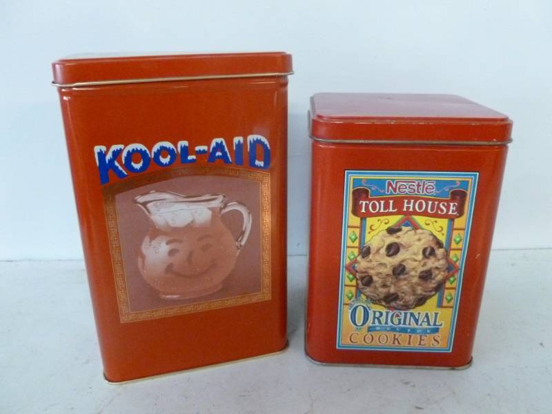 lot 253 image: Metal Containers