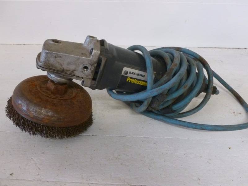 lot 264 image: Angle Grinder