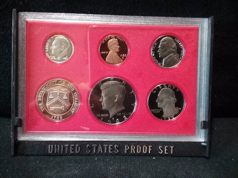 lot 67 image: United States Proof Set - 1982