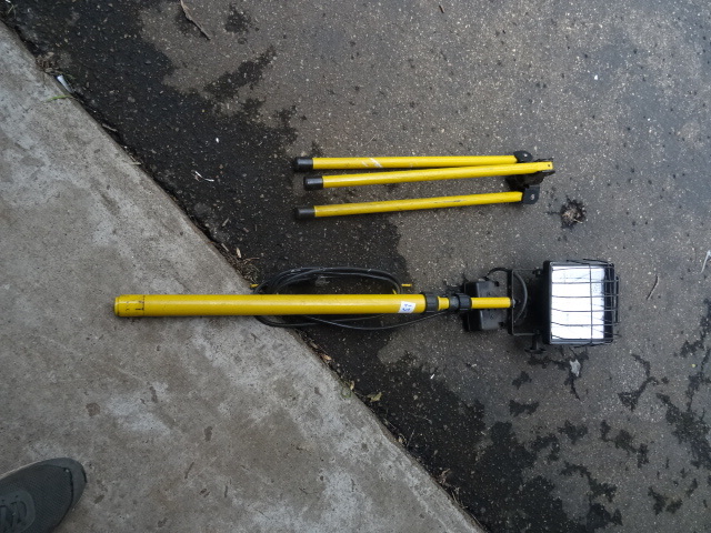 Single Halogen Light with Tripod Stand