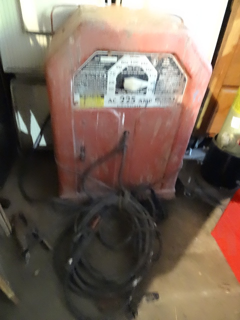 225 Amp Lincoln Line Welder  220 Volt