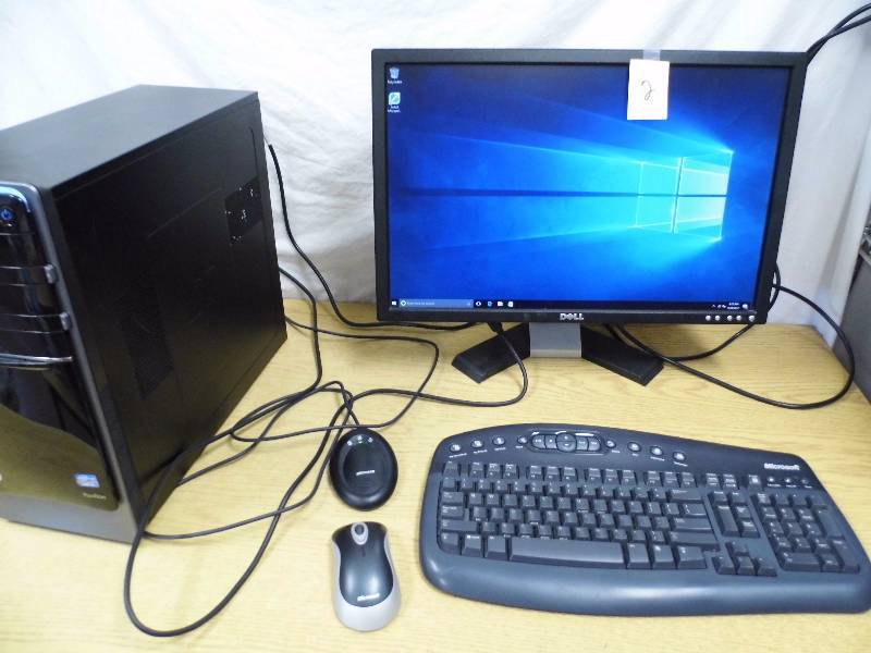 lot 2 image: HP Computer