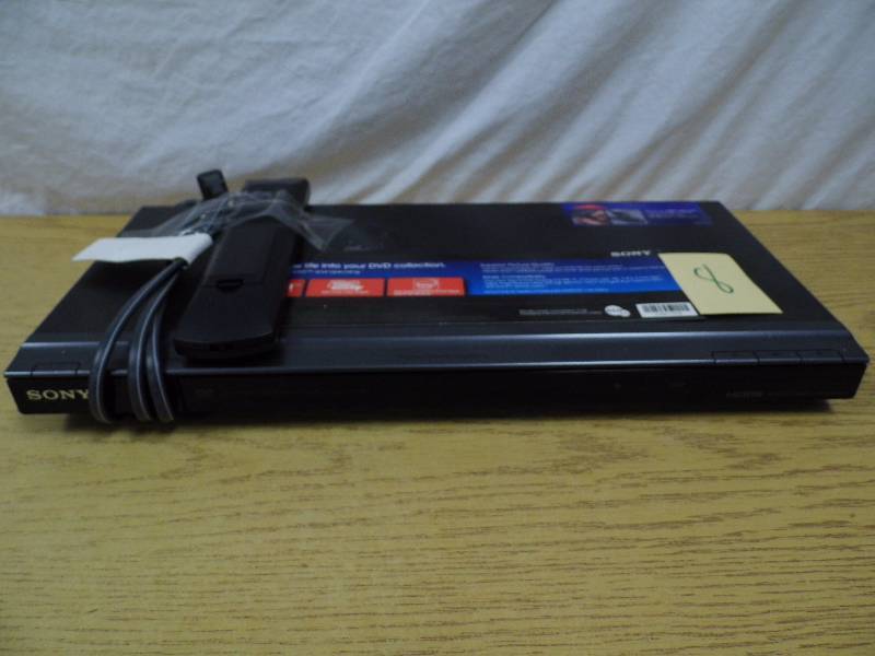 lot 8 image: Sony CDDVD Player