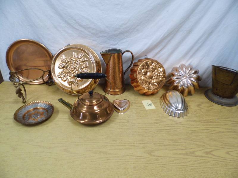 lot 46 image: Copper Molds - Bucket