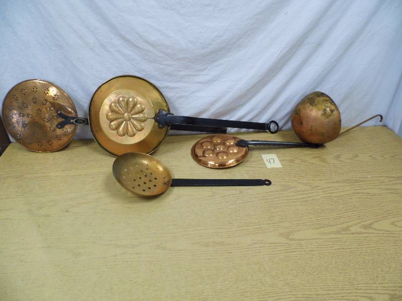 lot 47 image: Copper Strainer