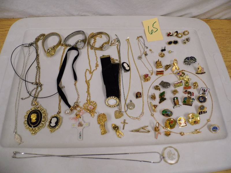 lot 65 image: Assorted Jewelry