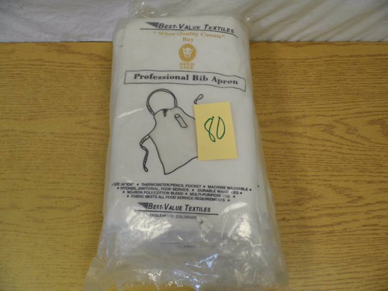 lot 80 image: 12 Aprons