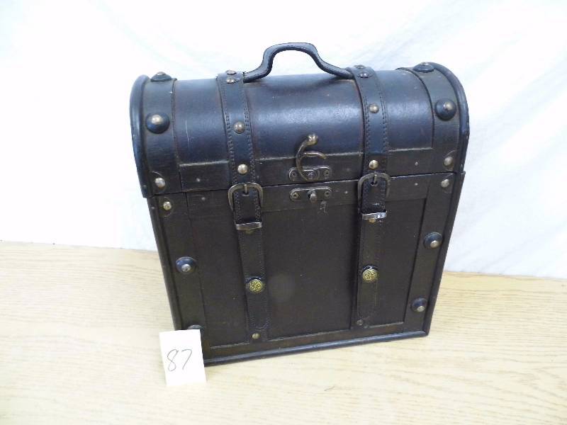 lot 87 image: Decorative Storage Box