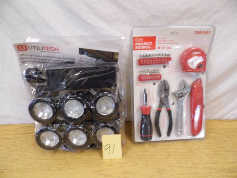 lot 91 image: Accent Lights