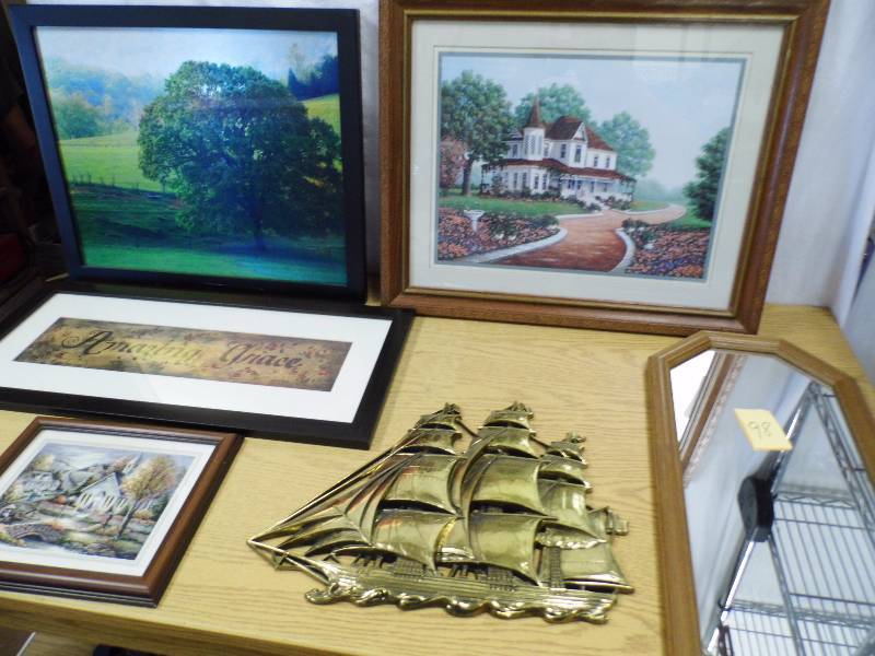 lot 98 image: Pictures
