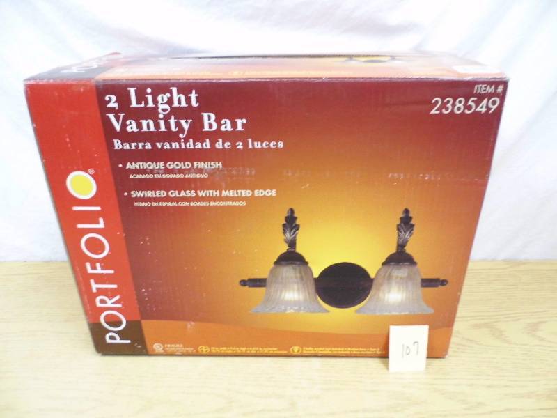lot 107 image: 2 Light Vanity Bar