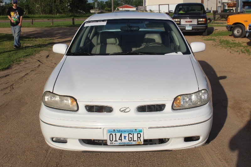 lot 1602 image: 1997 Oldsmobile Cutlass GLS - LOW Miles