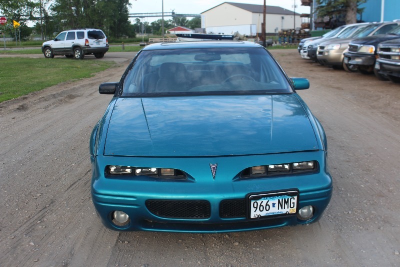 lot 1603 image: 1996 Pontiac Grand Prix SE